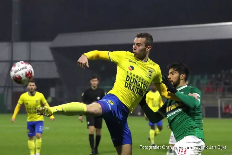 Cambuur bij rust al zeker van zege in Dordrecht