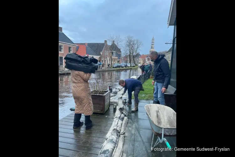 Wetterskip Fryslân oefent samen met Defensie situaties met hoogwater in Súdwest-Fryslân